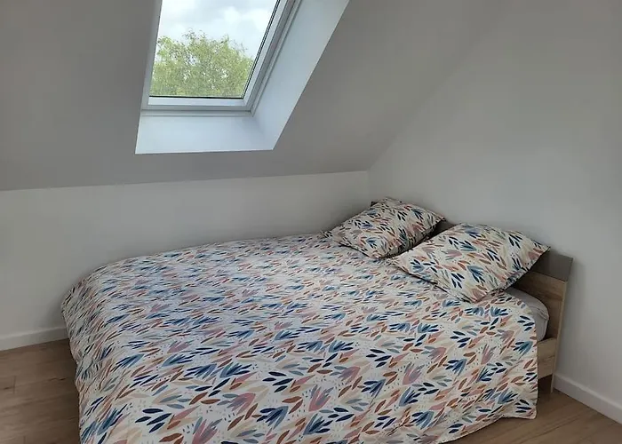 Longere En Pierre Avec Piscine Chauffee Nyaraló