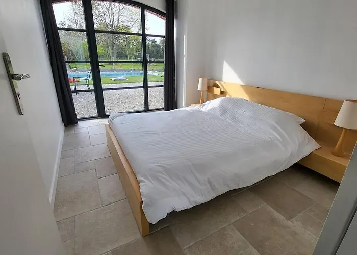 Nyaraló Longere En Pierre Avec Piscine Chauffee *